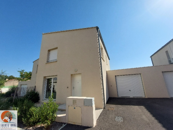 Offres de location Maison Cheval-Blanc 84460