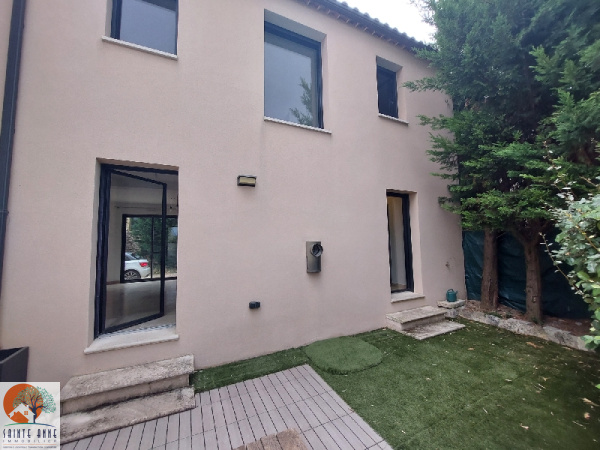Offres de location Maison Robion 84440