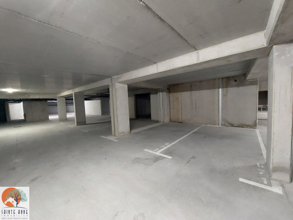 Offres de location Parking Les Angles 30133